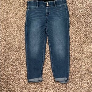 Stylish Dark Blue Capri Jeans